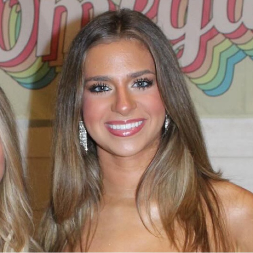 Meet your Posher, Gabi